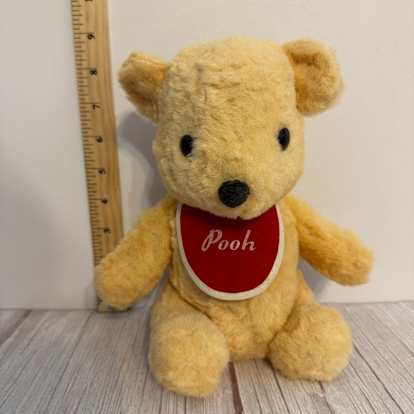 Vtg Winnie the Pooh Bear Plush Red Baby Bib Disneyland California Stuffed Toys - Picture 2 of 11